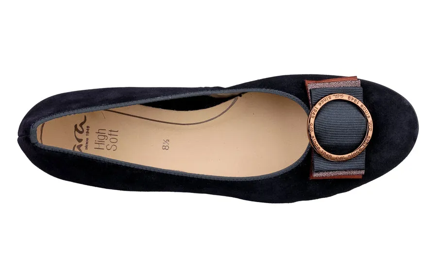 Ara Emoji Navy