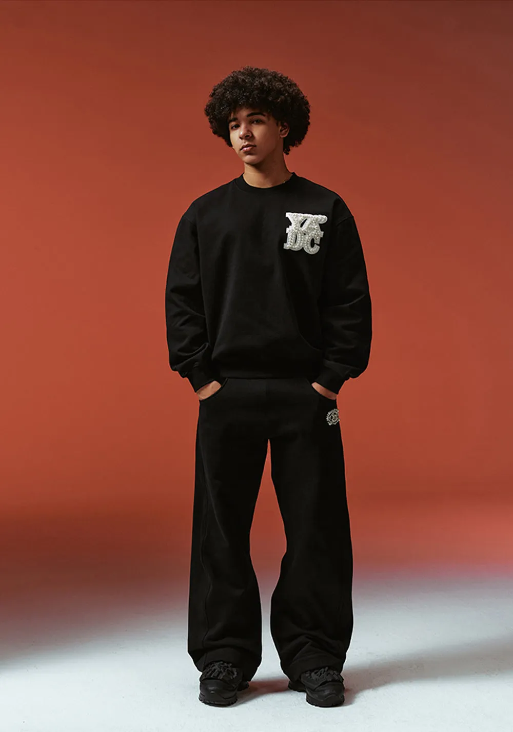 Pearl Appliqué Basic Crew Neck Sweatshirt