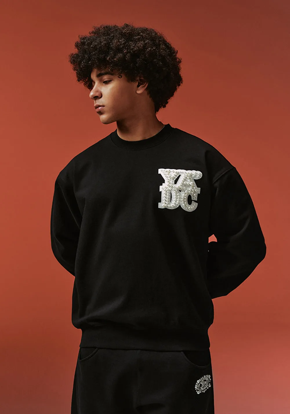 Pearl Appliqué Basic Crew Neck Sweatshirt
