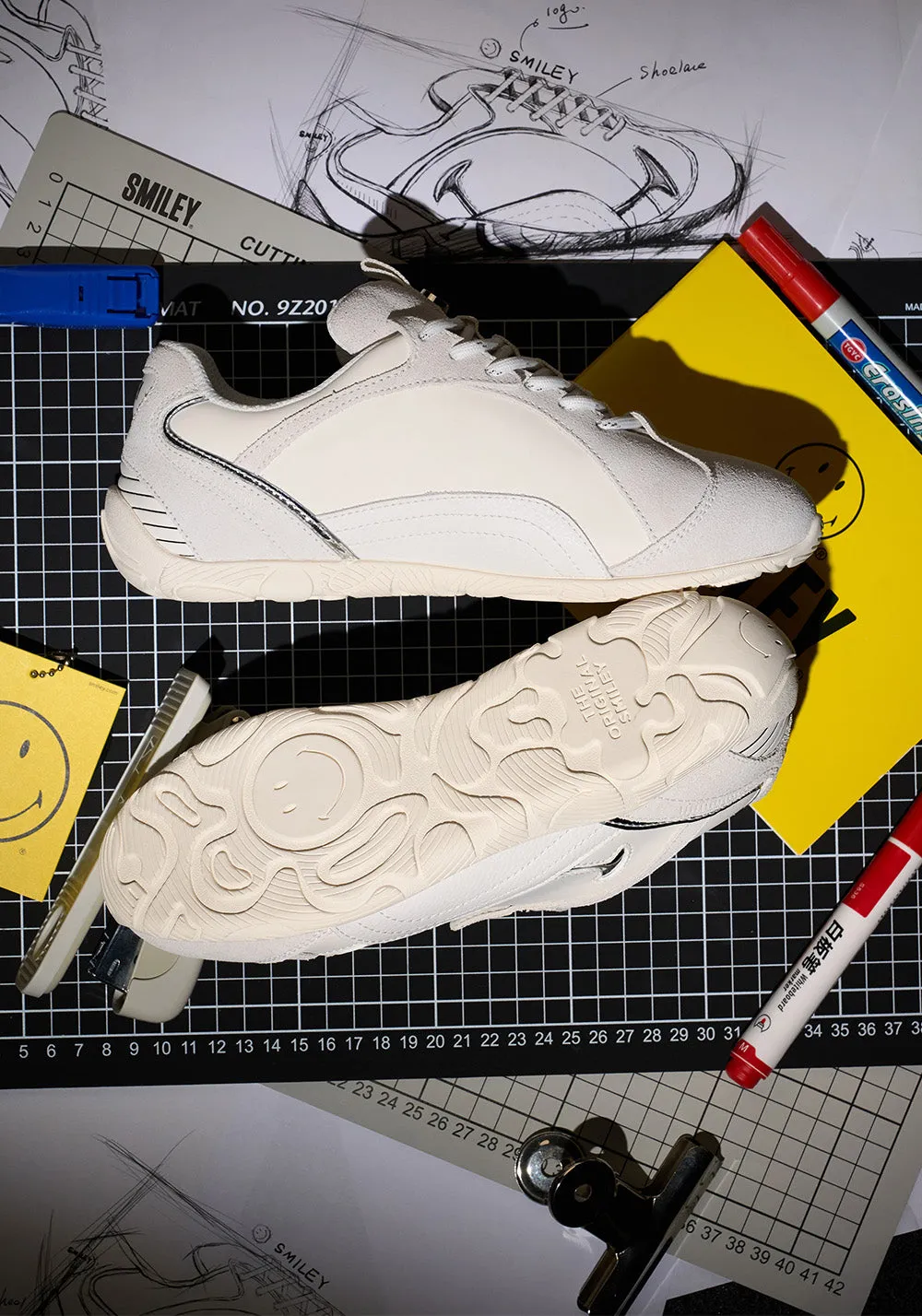 SMILEY丨 Vintage Racer Sneakers