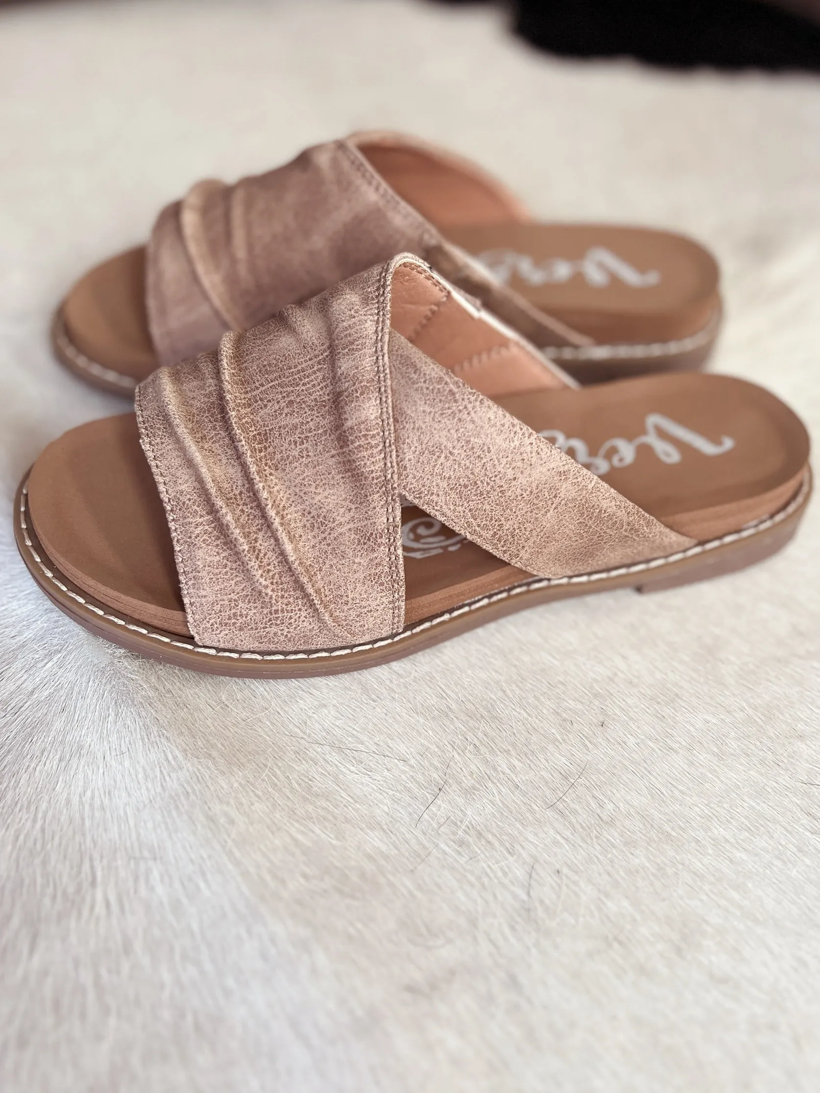 Very G Jolene Taupe Sandals