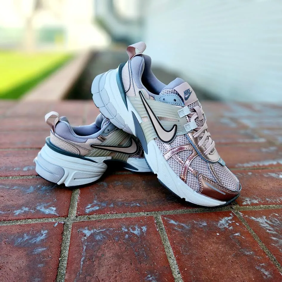 W Nike V2K Run