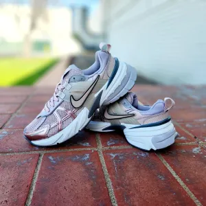 W Nike V2K Run