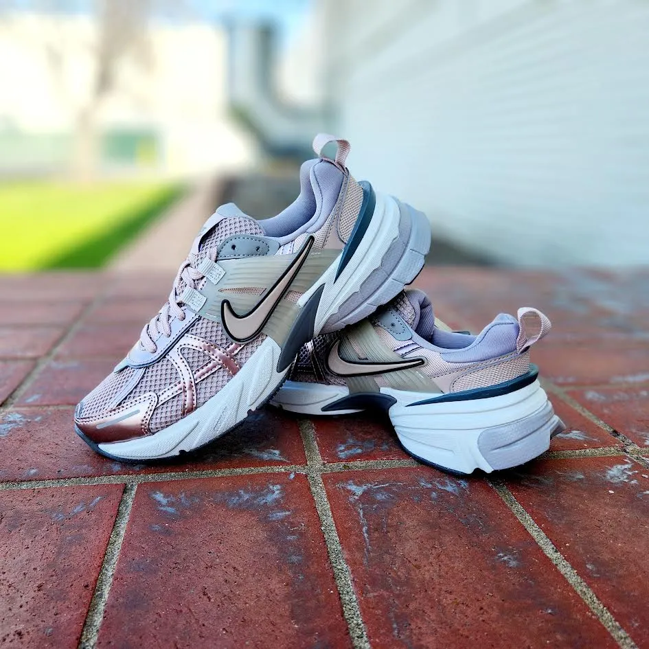 W Nike V2K Run