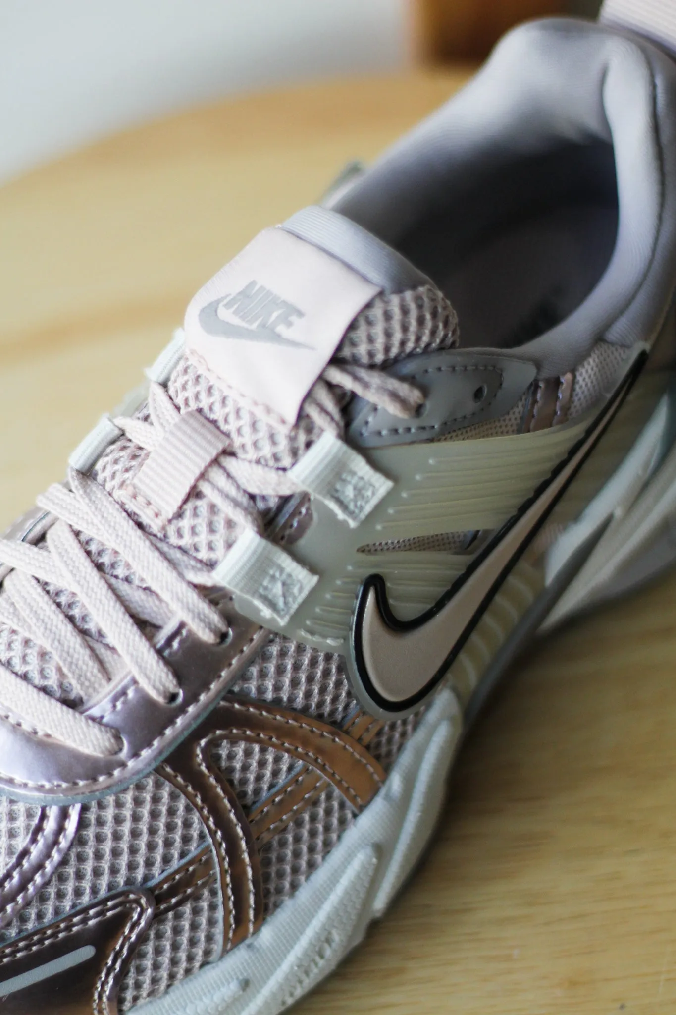 W V2K RUN PARTICLE BEIGE
