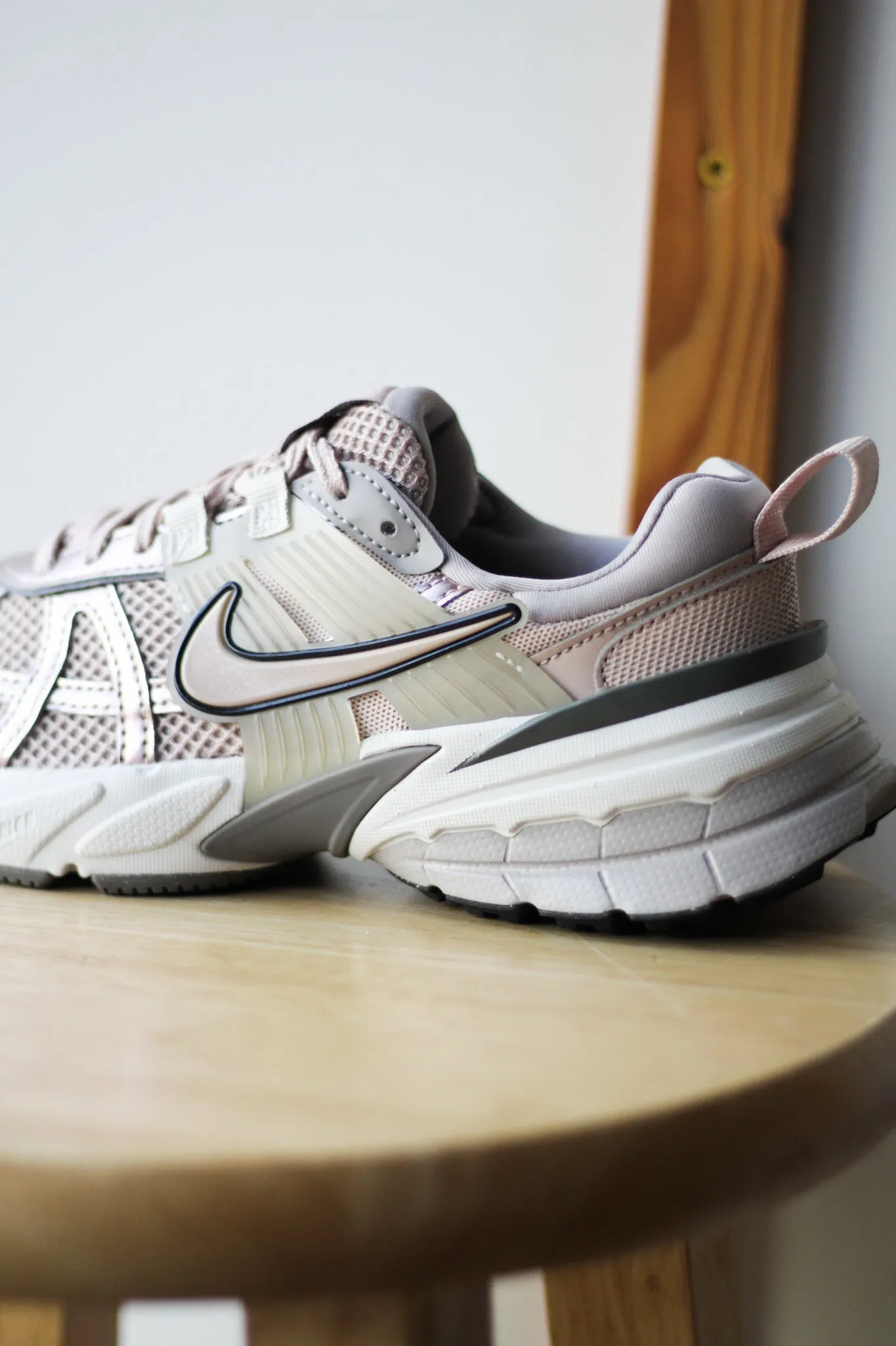 W V2K RUN PARTICLE BEIGE
