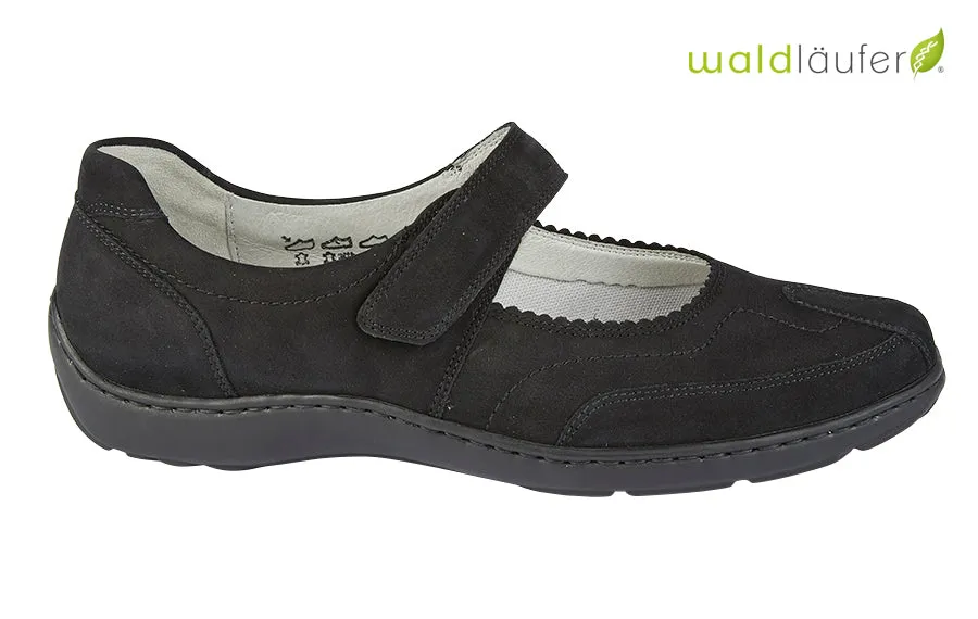 Wal Claudia Black