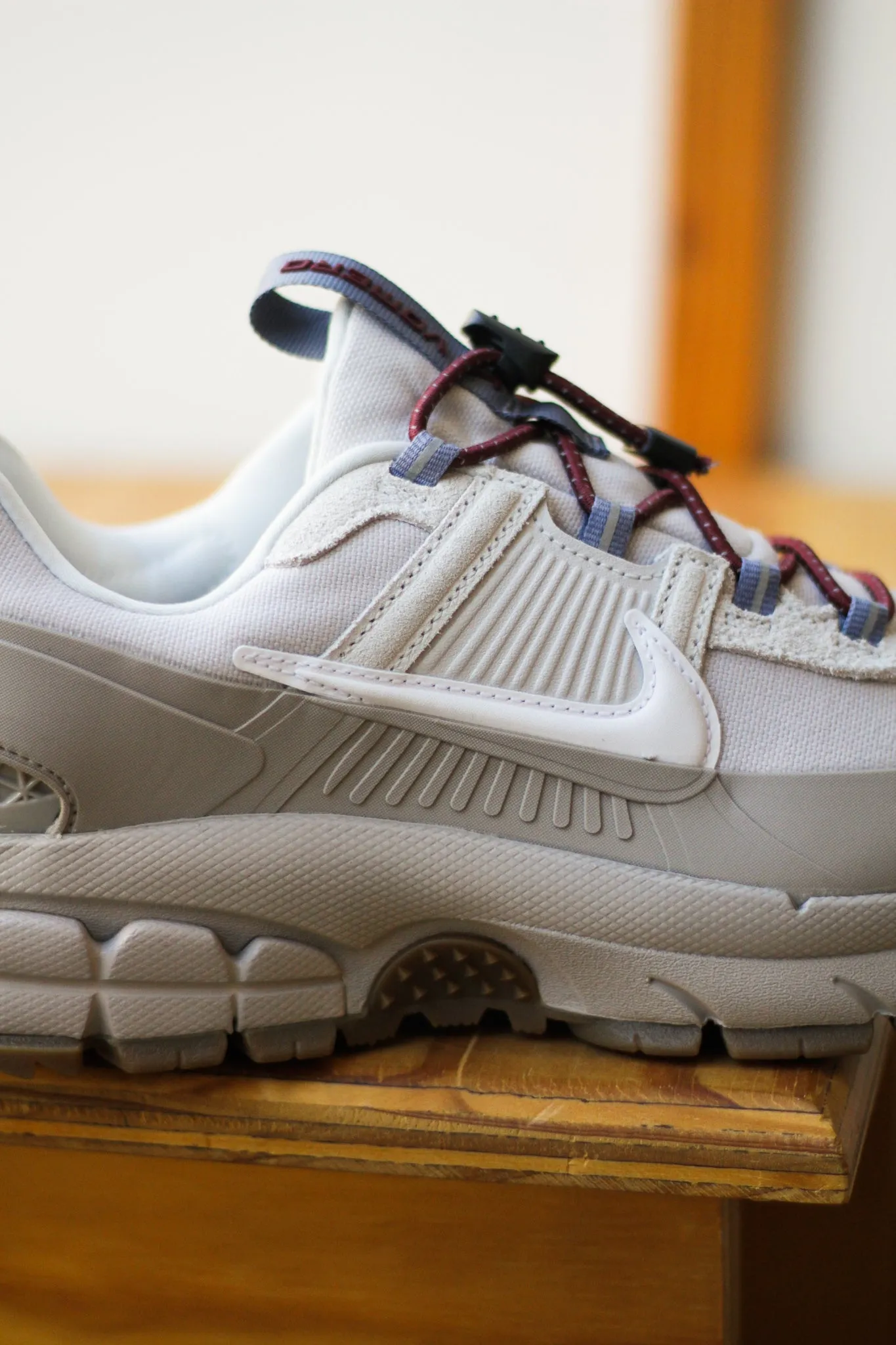 ZOOM VOMERO ROAM COLLEGE GREY/WHITE-VAST GREY