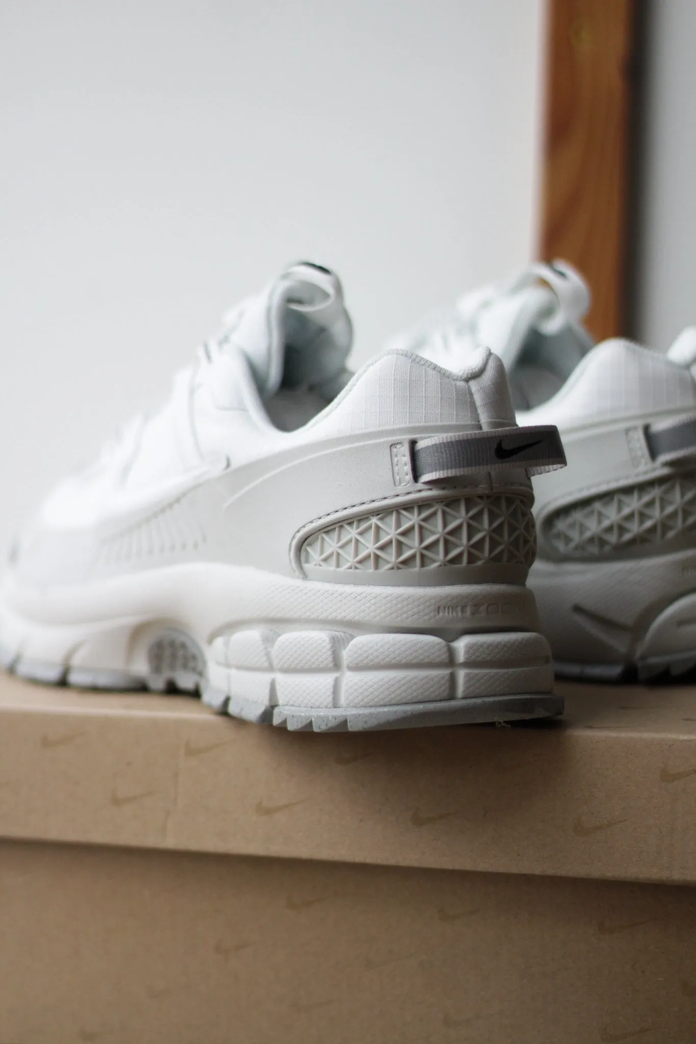 ZOOM VOMERO ROAM SUMMIT WHITE
